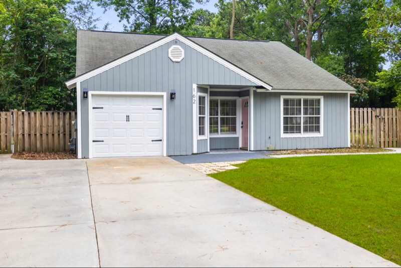Primary Photo - 162 Egret Cir