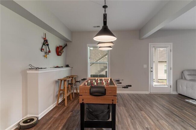 Building Photo - 301 Cochin Dr