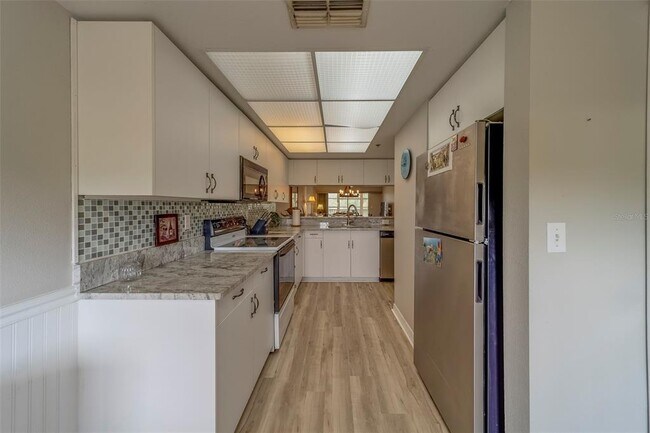 Building Photo - 9510 Harbor Greens Way