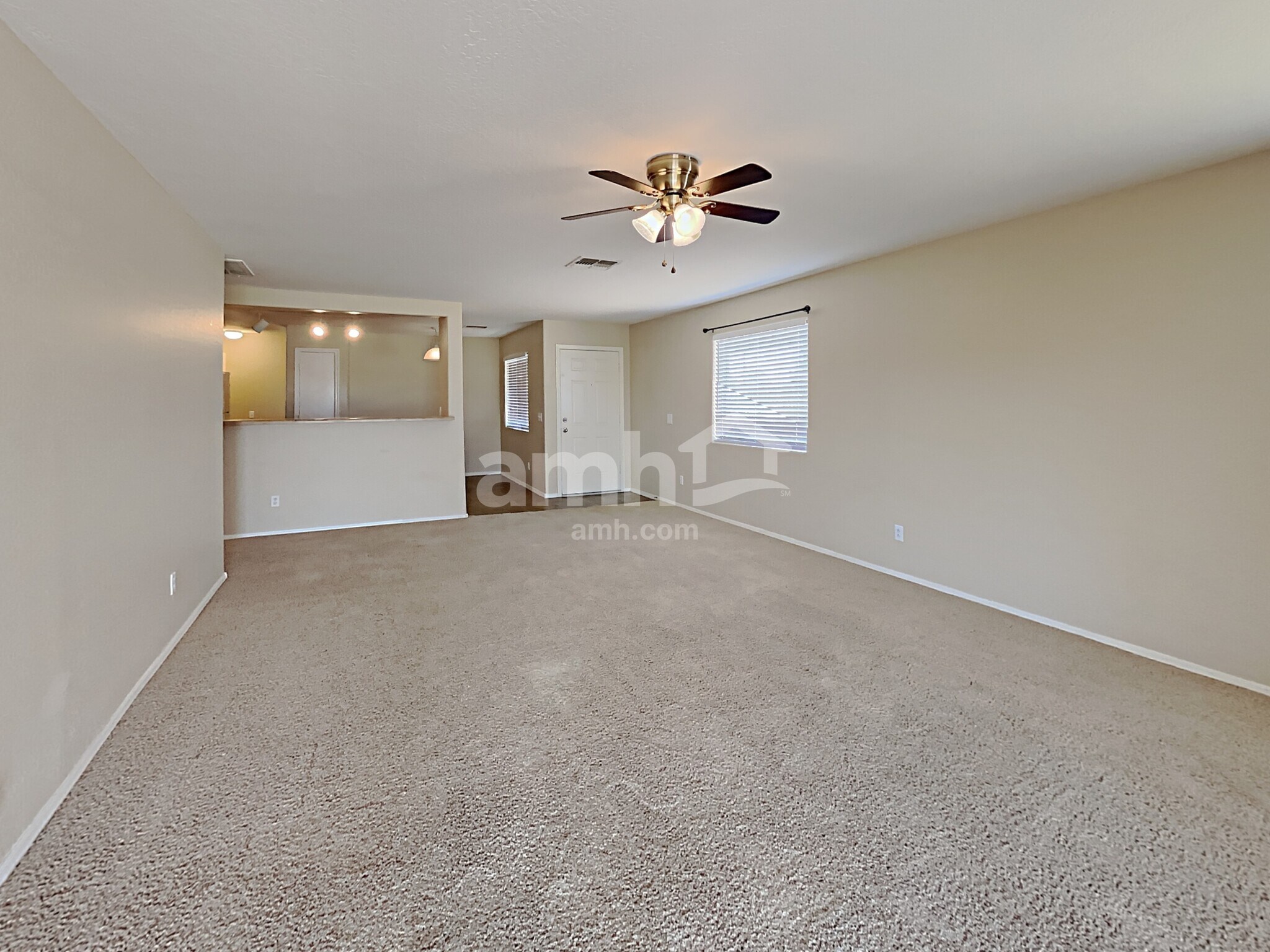 Building Photo - 7504 S Sunrise Way