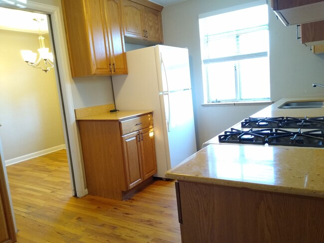 Building Photo - Park Hill 2 Bedroom 1 Bath Central Air! At...