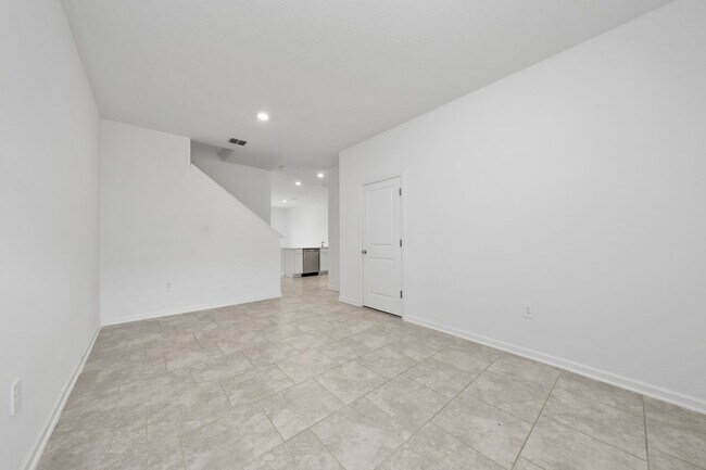 Building Photo - 3295 Laurent Lp