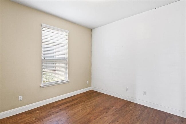 Building Photo - 215 Methodius Dr