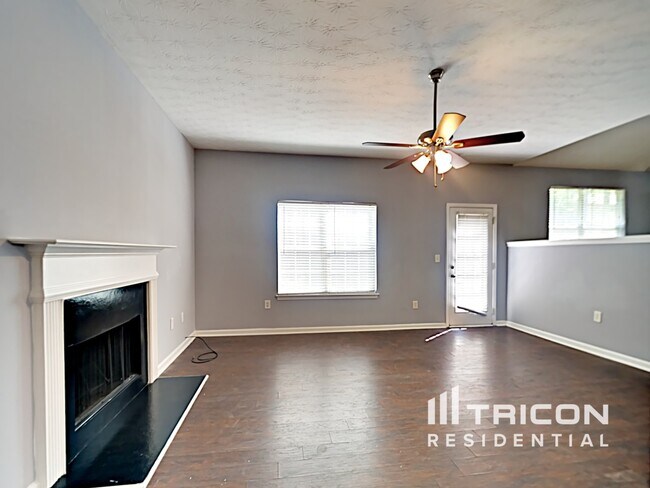 Building Photo - 660 Escalade Dr