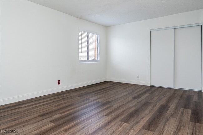 Building Photo - 25 Gold Bar Ct