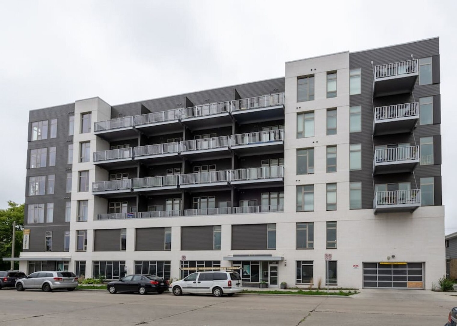 Building Photo - 211 W Mineral St
