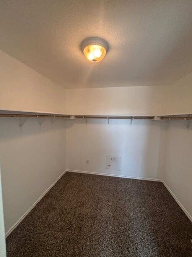 Building Photo - Move-In Ready 4-Bedroom Home with New Floo...
