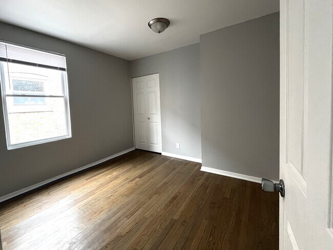 Building Photo - 1801 N Lotus Ave
