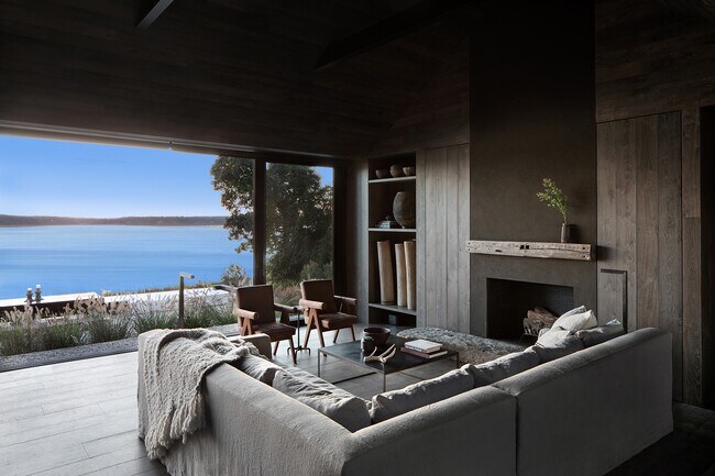 Building Photo - 265 Three Mile Harbor Hog Creek Rd