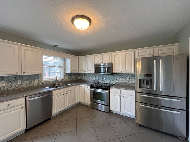 Building Photo - Townhouse at Wellington in Wyndhurst