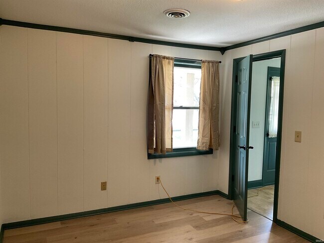 Building Photo - 5425 Hewitt Ln