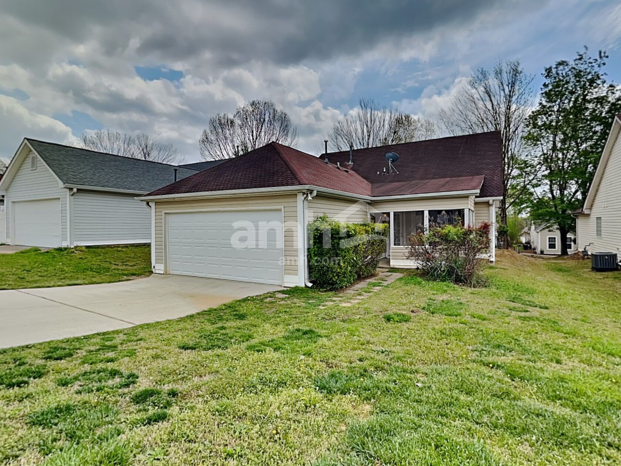 Building Photo - 409 Fairlawn Dr