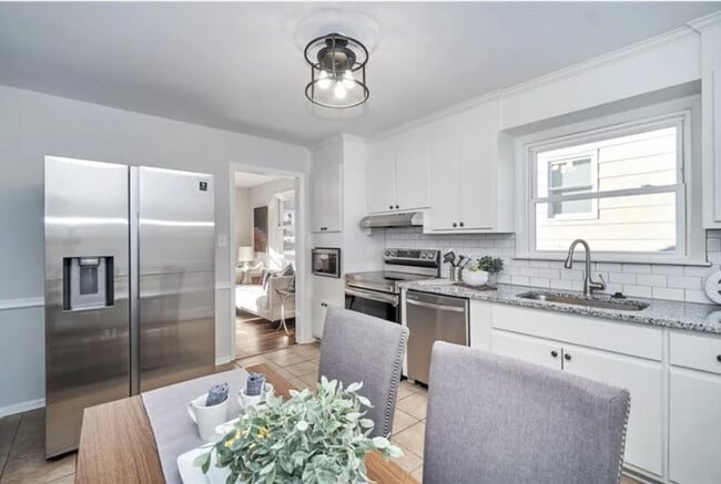 Building Photo - 21507 Court St