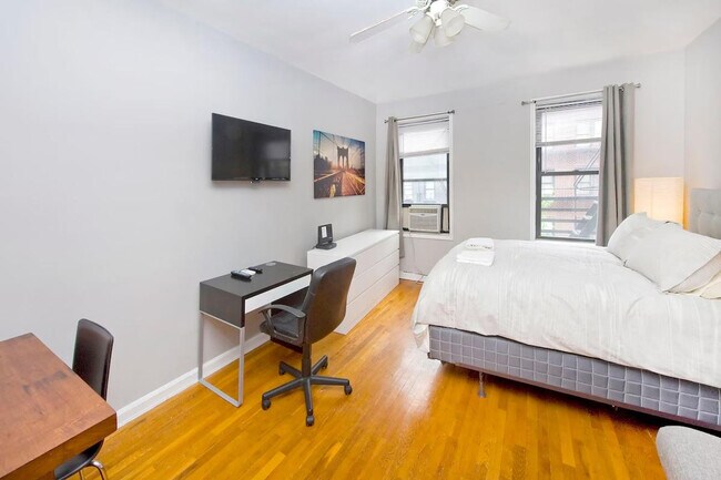 Building Photo - 1574 2nd Ave