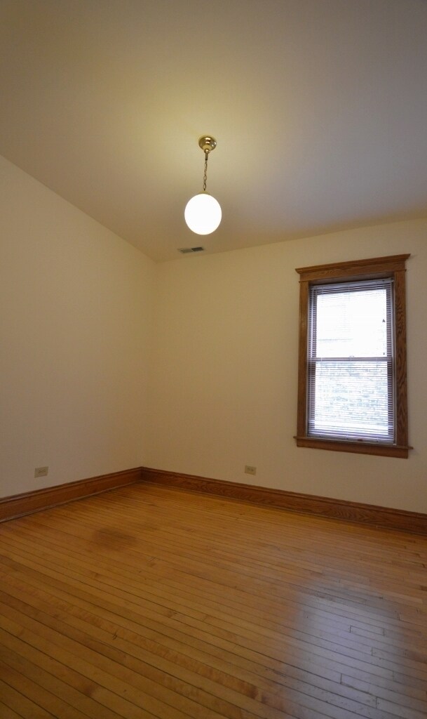 Building Photo - 1742 W Addison St