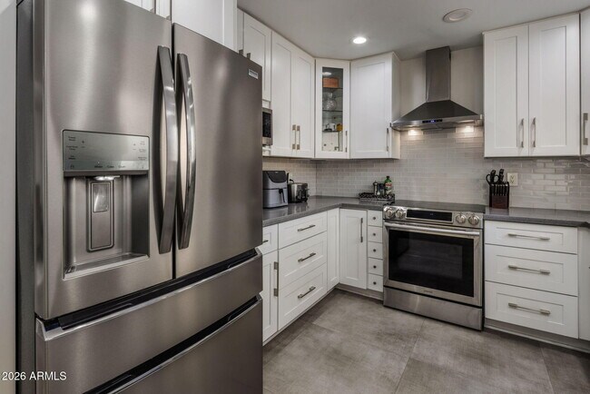 Building Photo - 8633 E Monterosa Ave