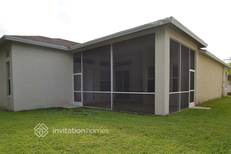 Building Photo - 3711 65th Ave E