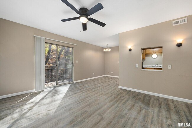 Building Photo - 2975 W Cannes Dr