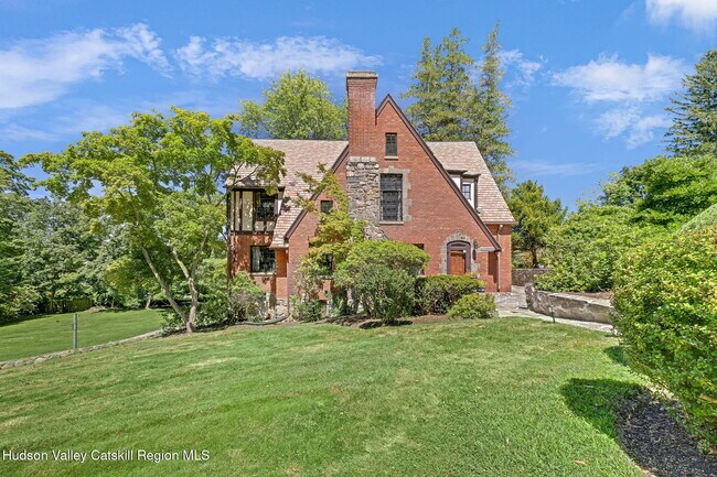 Building Photo - 11 Seaman Rd