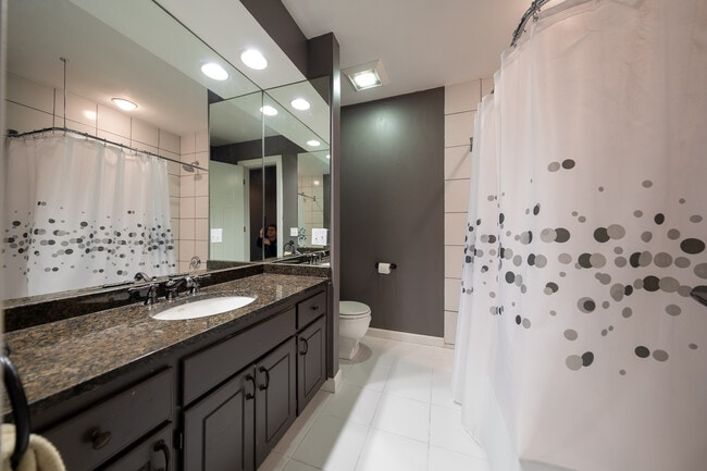 Building Photo - 9513 Briar Cir