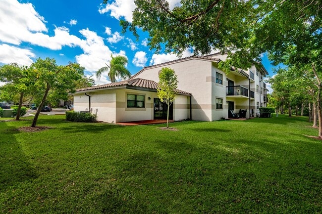 Building Photo - Fully Renovated Corner 1/1 “Villa” with Ba...