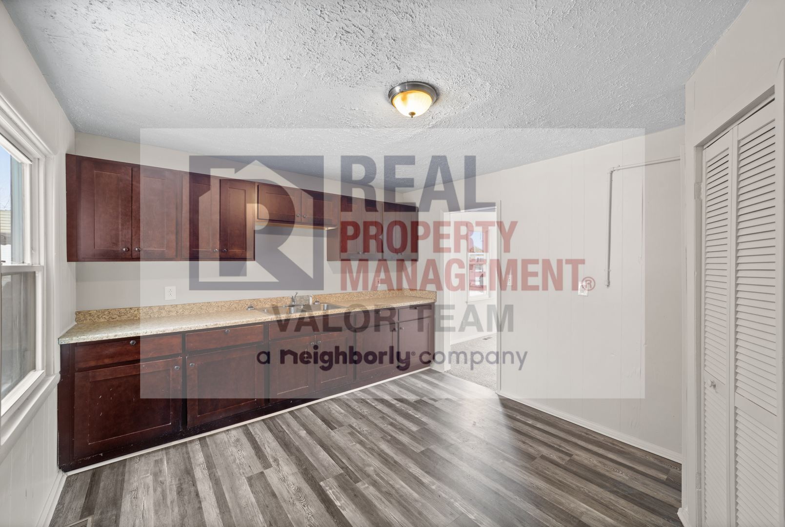 Building Photo - CMHA Ready - Newly Renovated 4bd/1 bath Co...