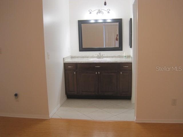 Building Photo - 102 Oakridge Ct