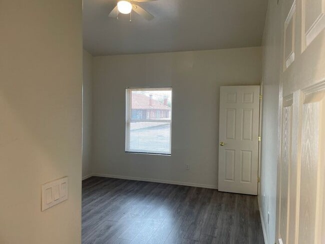 Building Photo - 3Bdm 3Ba close to U of A! must see!