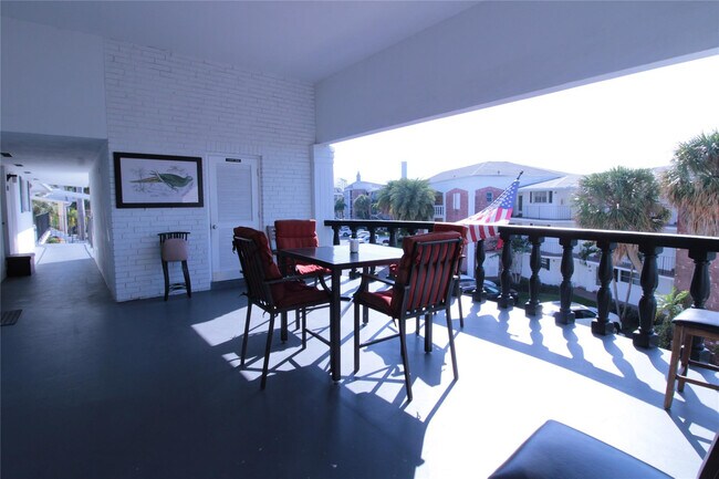 Building Photo - 470 Paradise Isle Blvd