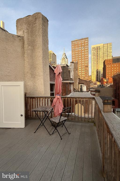 Building Photo - 2034 Chestnut St