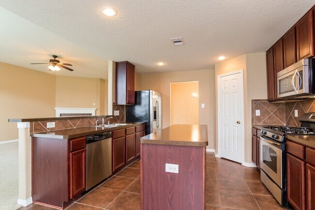 Building Photo - 17302 Cricket Mill Dr