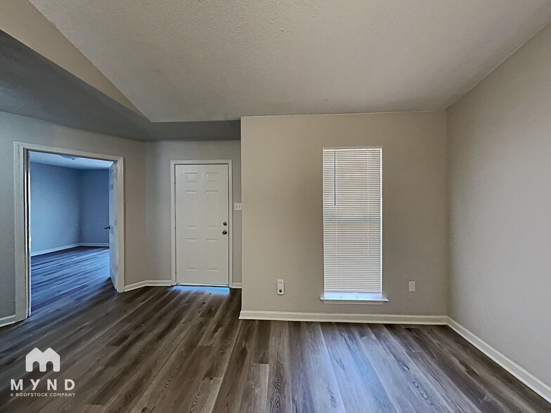 Building Photo - 5612 Kaitlyn Dr W