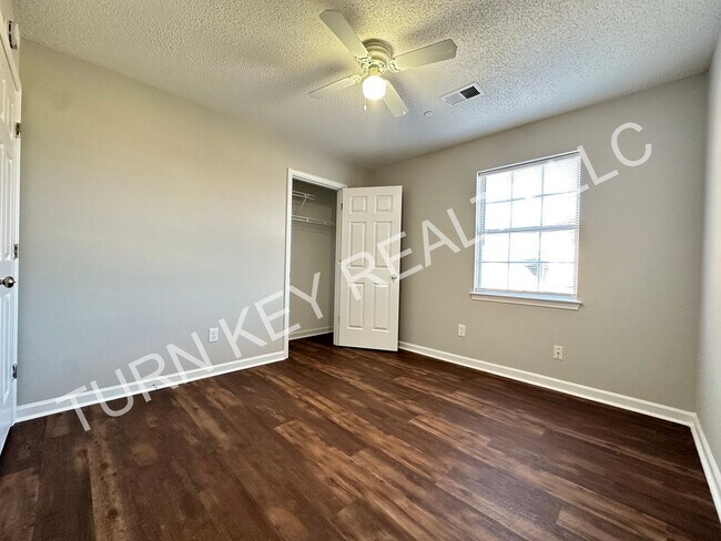 Building Photo - Townhome for rent in Alabaster