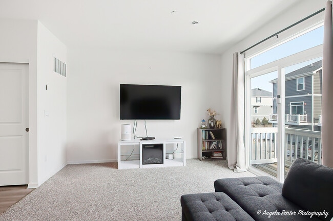 Building Photo - 2117 Yellowstone Blvd