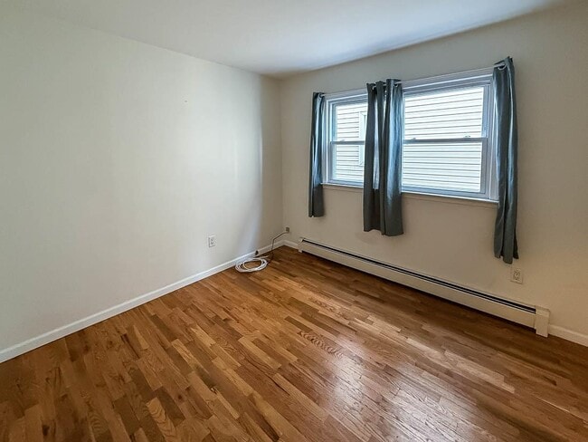 Building Photo - 513 AVENUE C