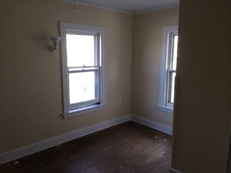 Building Photo - 145 Eastern Ave NE