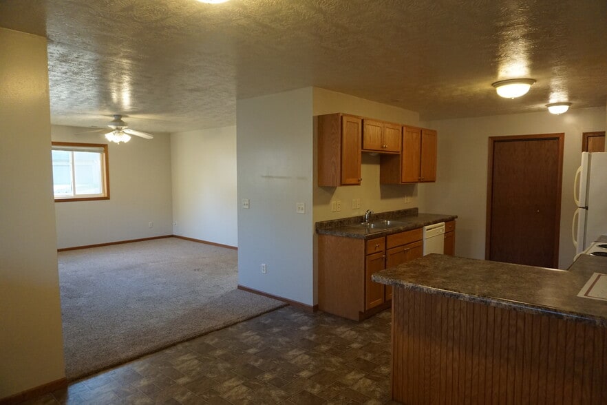 Building Photo - 1400 E Rushmore Dr