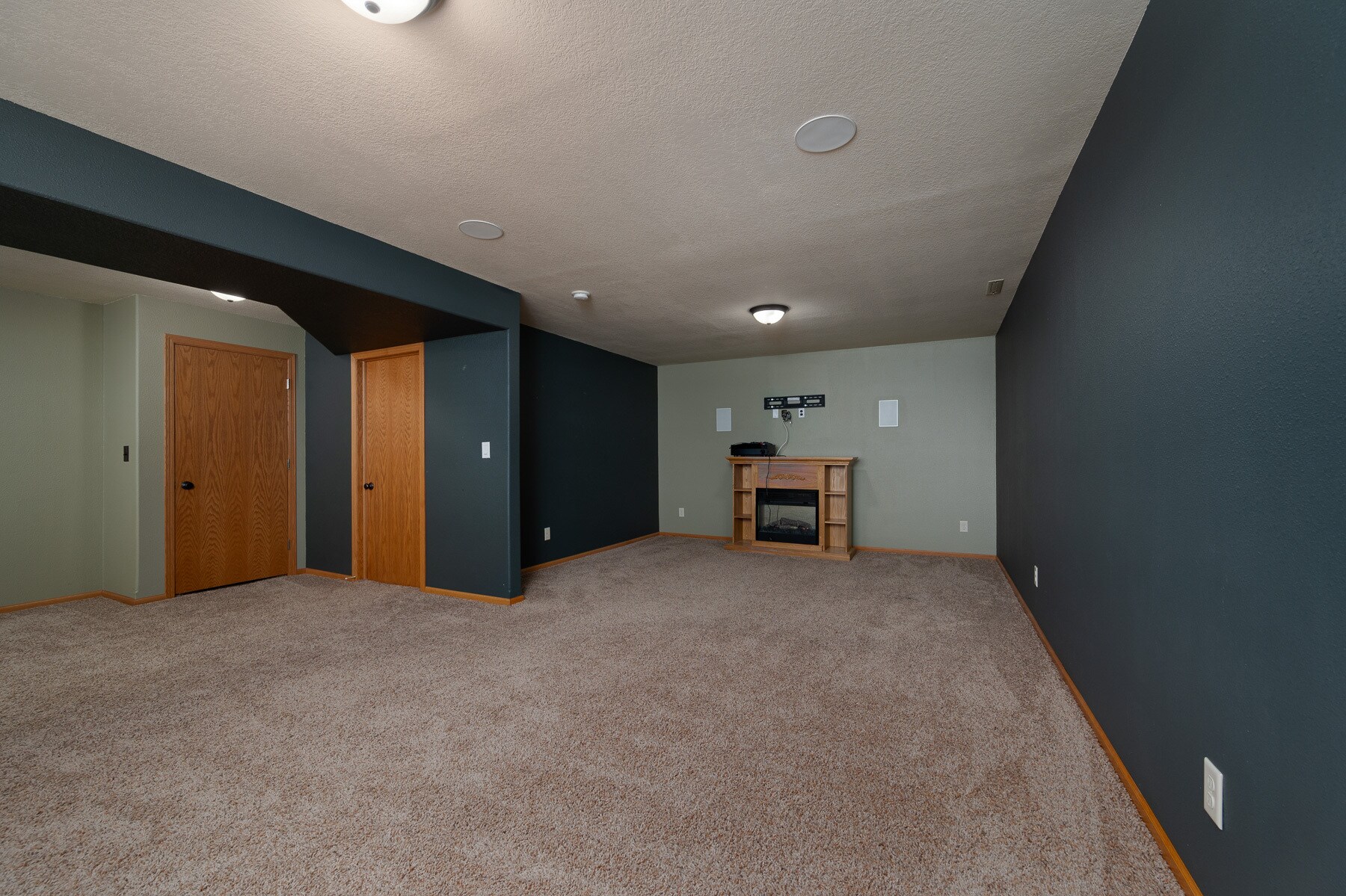 Family Room - 5147 Kacena Ave