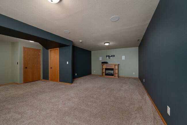 Family Room - 5147 Kacena Ave