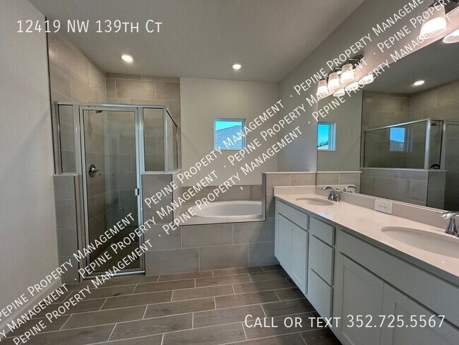 Building Photo - 12419 NW 139th Dr