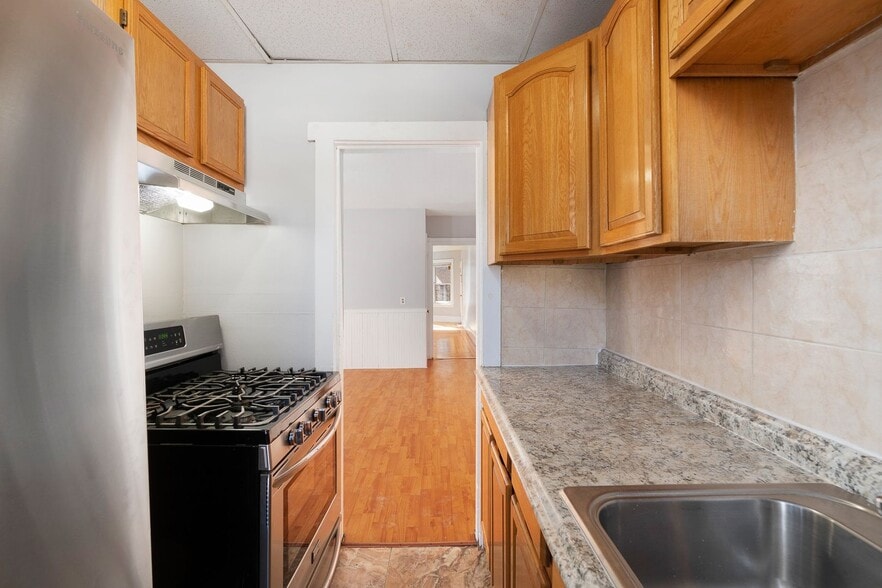 Building Photo - 1077-1077 Dexter St