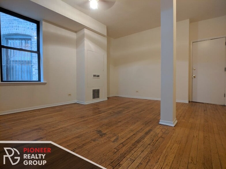 Building Photo - 2323 N Kedzie Blvd