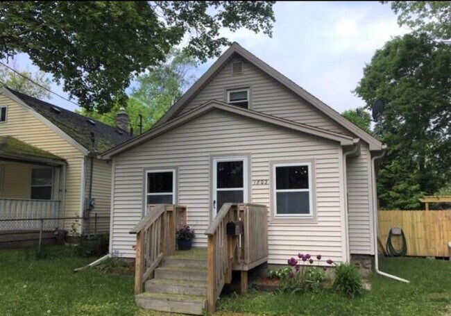 Primary Photo - 1802 Ada St