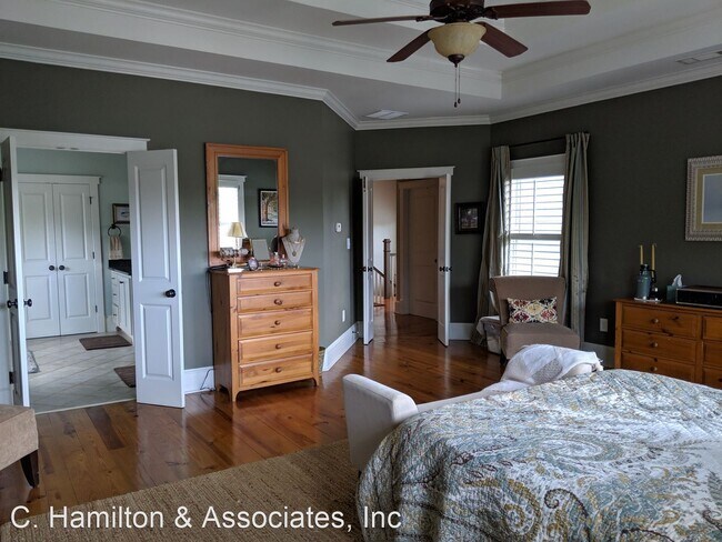 Building Photo - 3 br, 2.5 bath House - 68 Charter Oak Dr