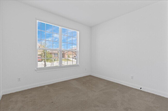 Building Photo - 11905 Paseo de los Lagos Ln