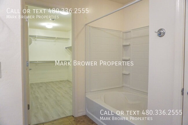 Building Photo - 3016 E Shannon St