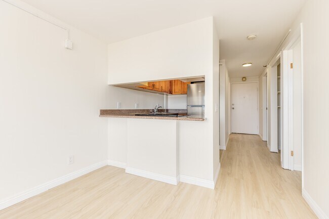 Building Photo - 2542 Date St