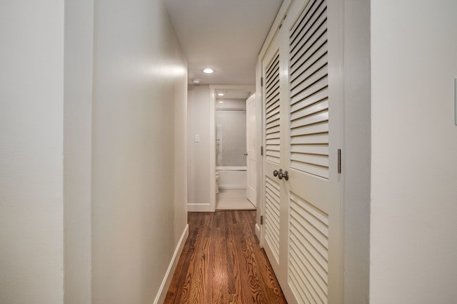 Building Photo - 6038 Juniper Dr