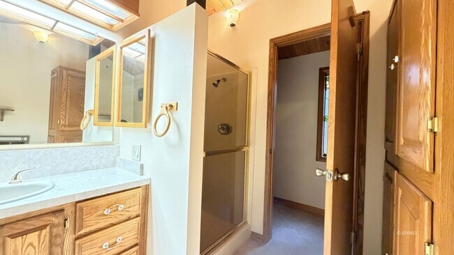 Building Photo - 25316 Marion Ridge Dr