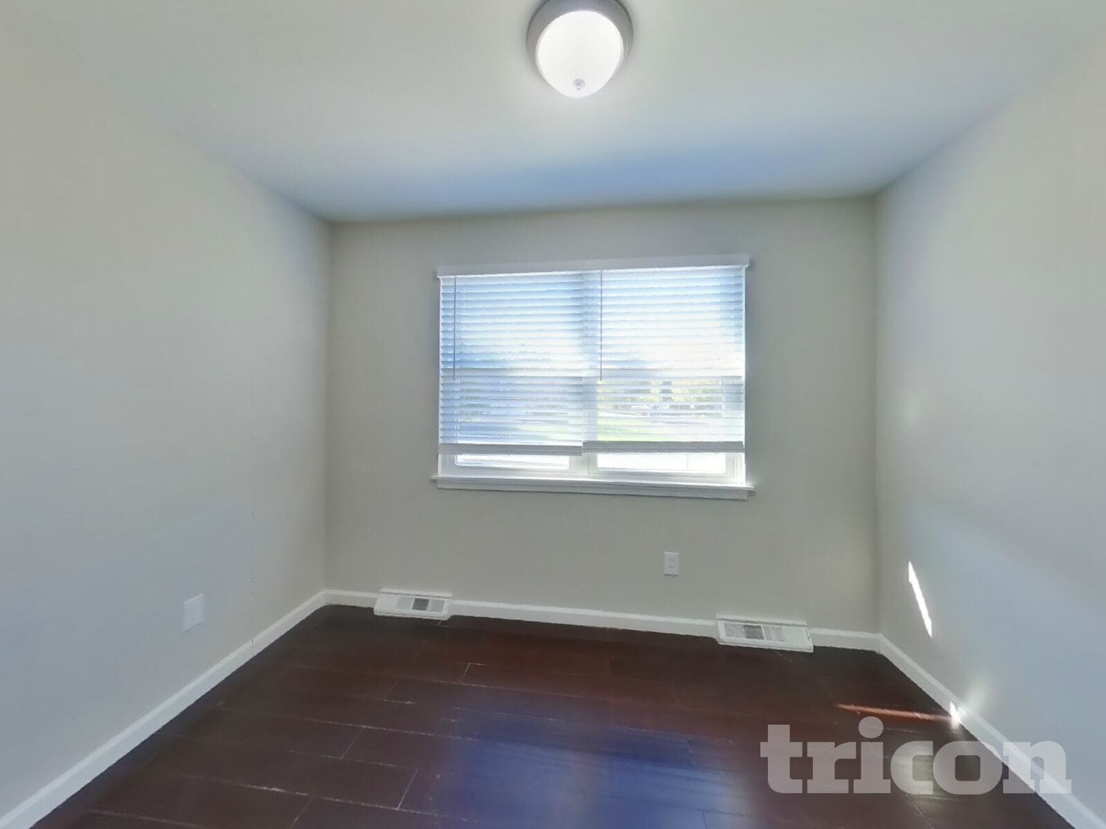 Building Photo - 3 Meadow Glen Rd